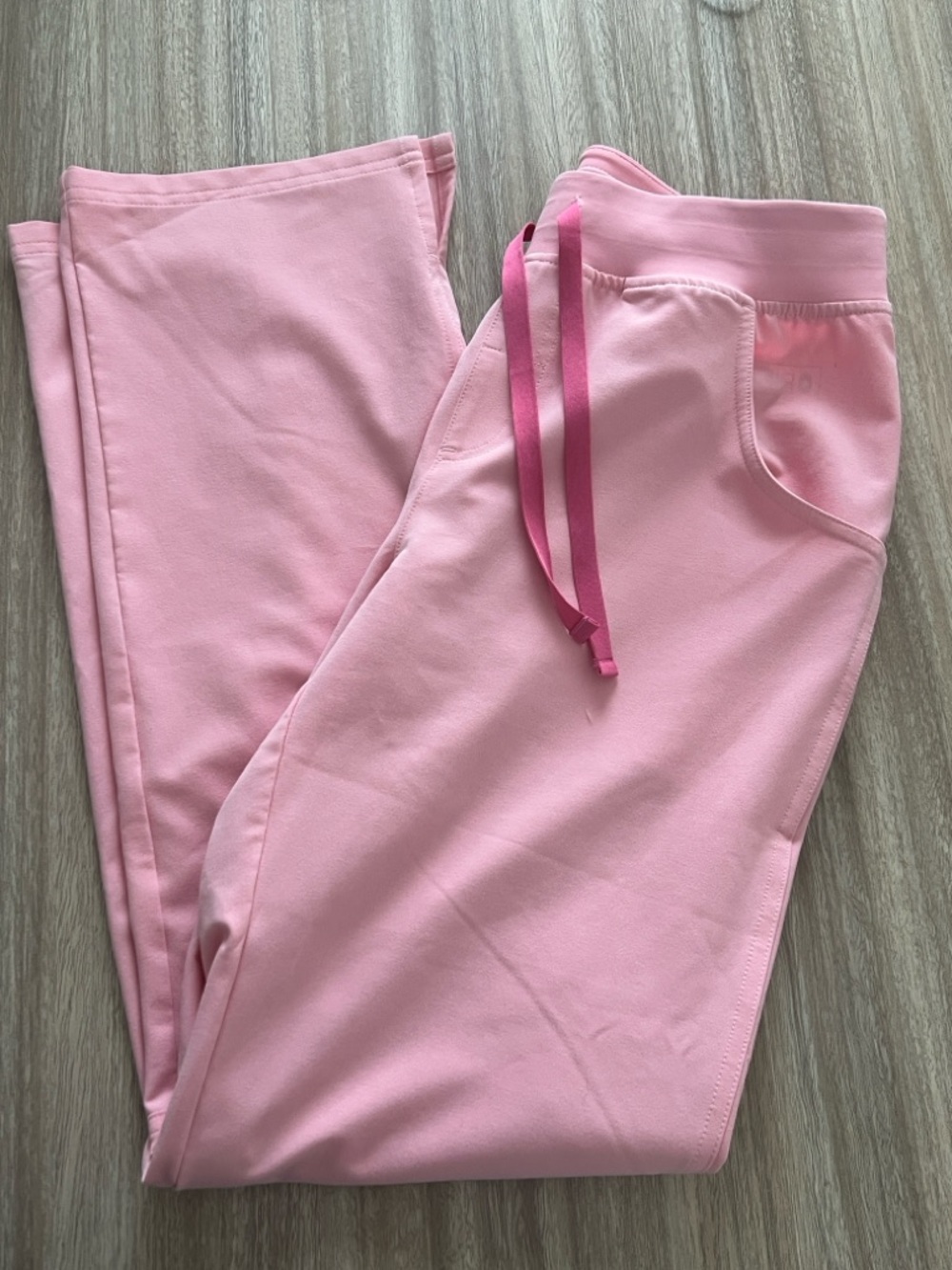 Figs FIGHT CLUB PINK Kade Cargo Scrub Pants. Size Small Regular. EUC.